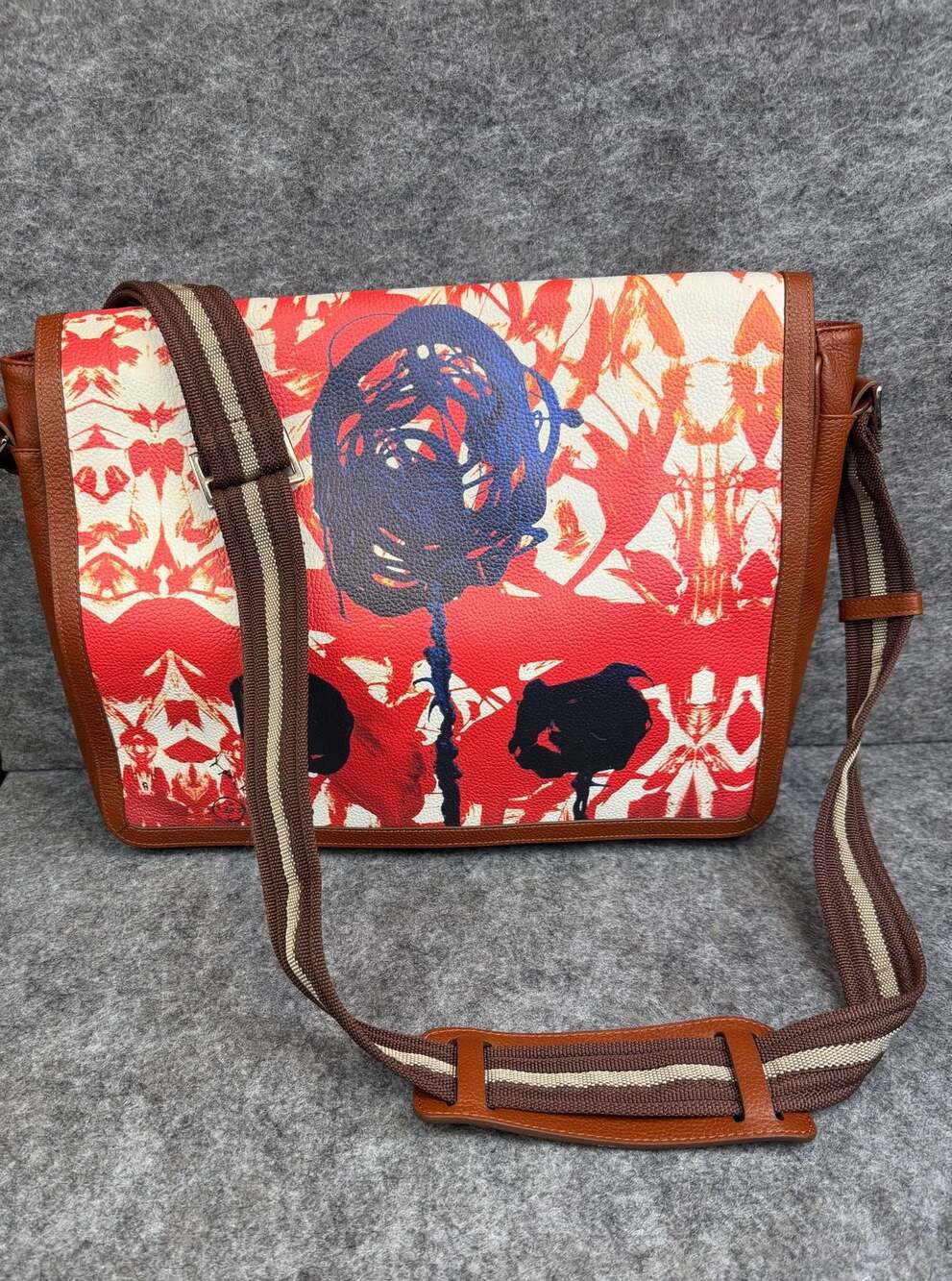 Jumper Maybach Abstract Art Print Leather Messenger Bag